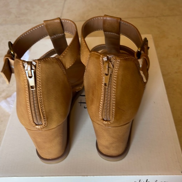 Style & CO Wedges Size 7.5M - Picture 4 of 7